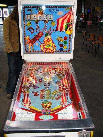 Daan custom pinball machine