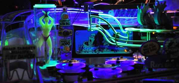 Big Bang Bar pinball nude tube dancer