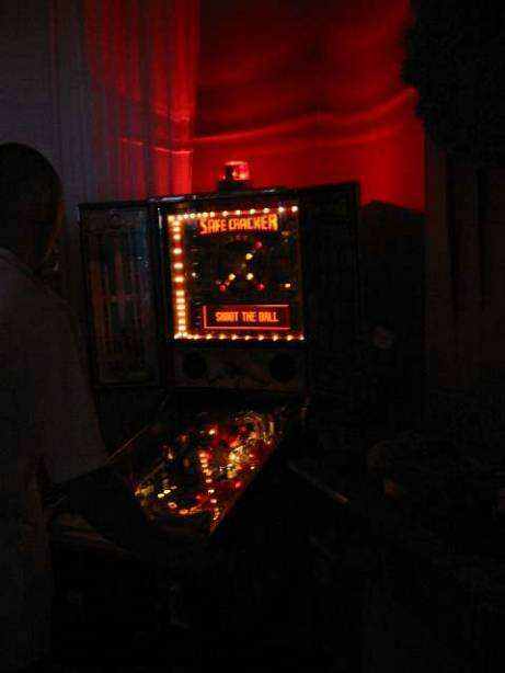 Safecracker pinball