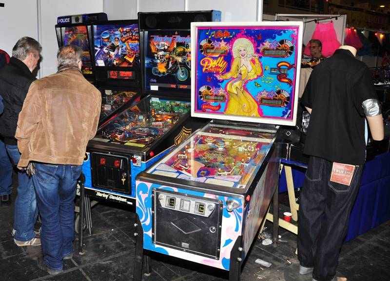 Williams Police Force, Williams Junk Yard, Bally Harley Davidson, Bally Dolly Parton pinball machines