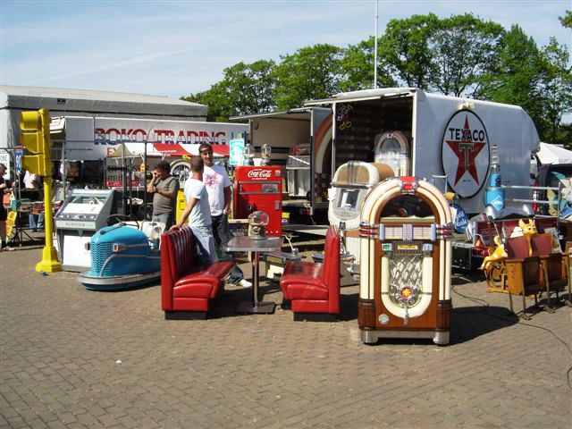 jukebox and diners, old bumper car