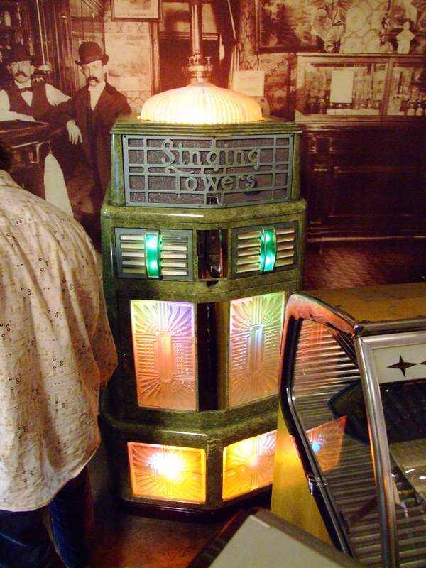 singing towers jukebox