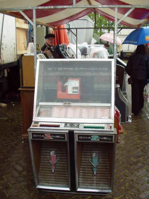 Seeburg 222 stereophonic jukebox