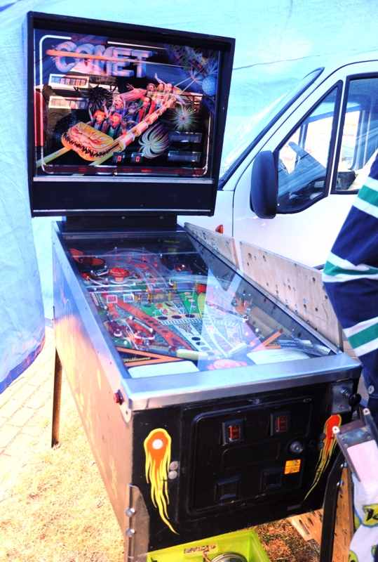 Williams Comet pinball machine