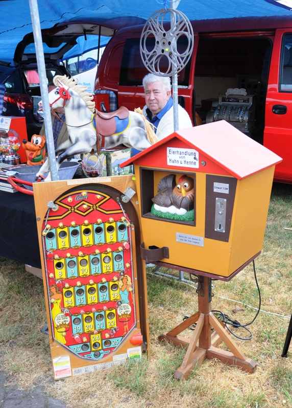 bingo machine playfield, chicken with egg machine