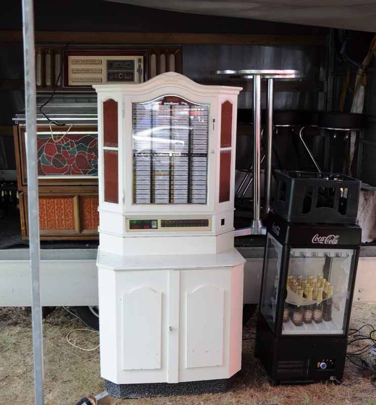 jukeboxes