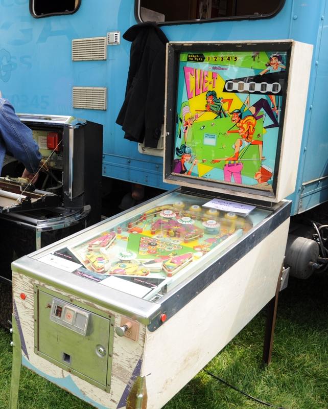 Williams Cue-T pinball machine