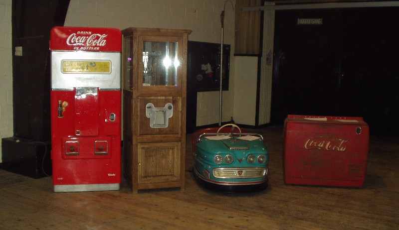 Coca-Cola vendo, kraantjesspel en botsauto