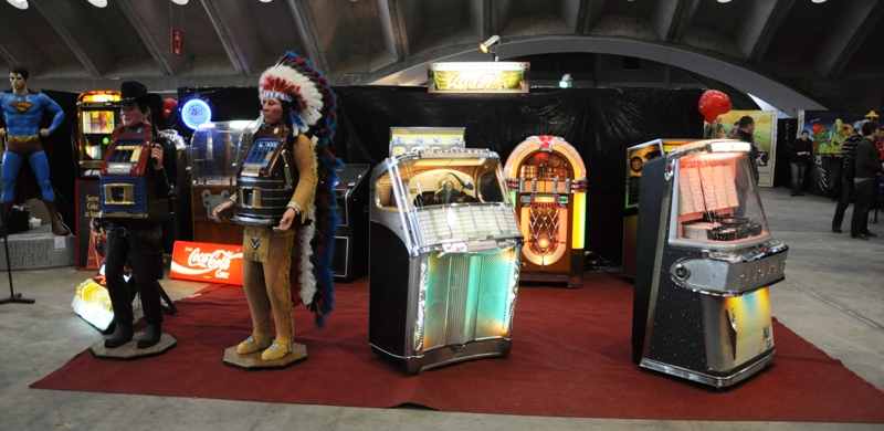 Wurlitzer and Ami jukebox, indian and cowboy slotmachines