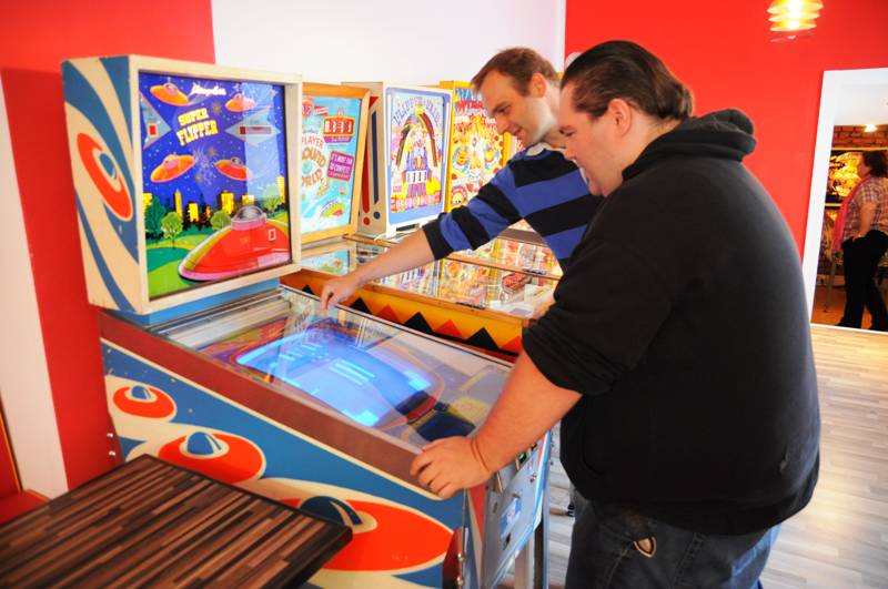 Chicago Coin super flipper digital pinball