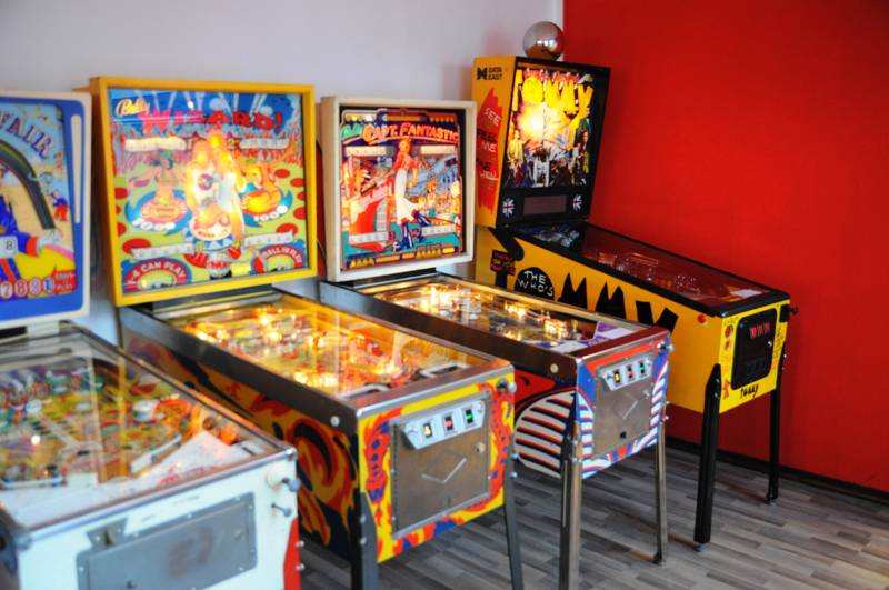 Tommy Pinball Wizard Captain Fantastic pinball machines