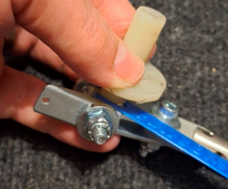 Flipper shaft end play spacing gauge