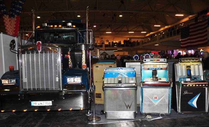 Pauls50s jukebox and American truck