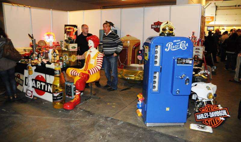 McDonalds clown statue