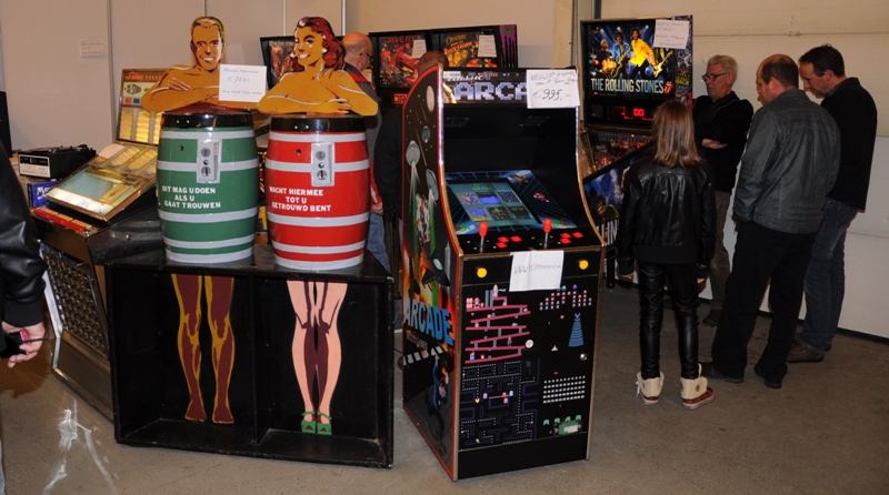 Rolling Stones pinball machine, mame arcade cabinet